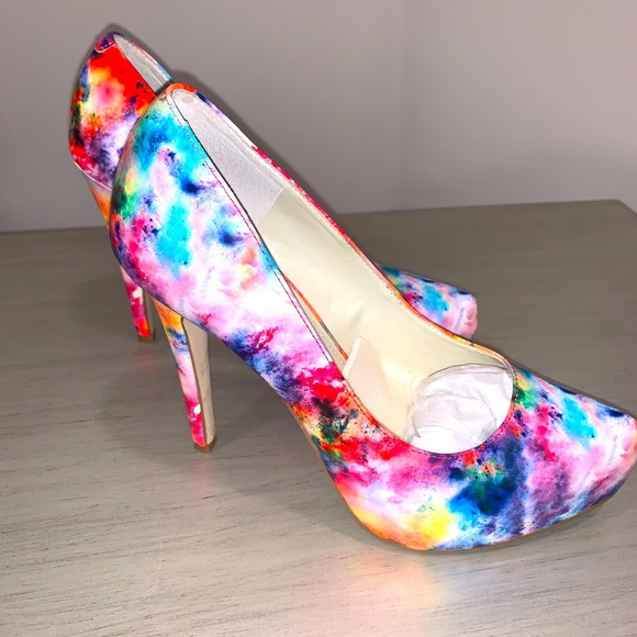 Beautiful BCBG Heels 💕 - Picture 2 of 5